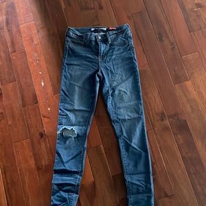 Blue skinny jeans